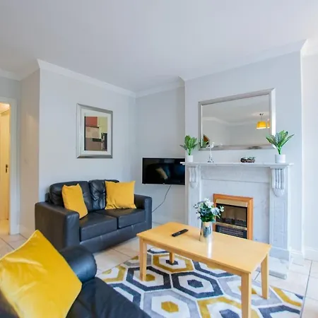 131 - Spacious 2 Bed With Parking Γκάλγουεϊ
