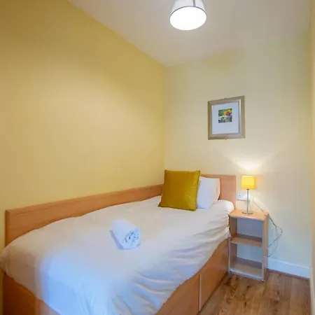 131 - Spacious 2 Bed With Parking Γκάλγουεϊ