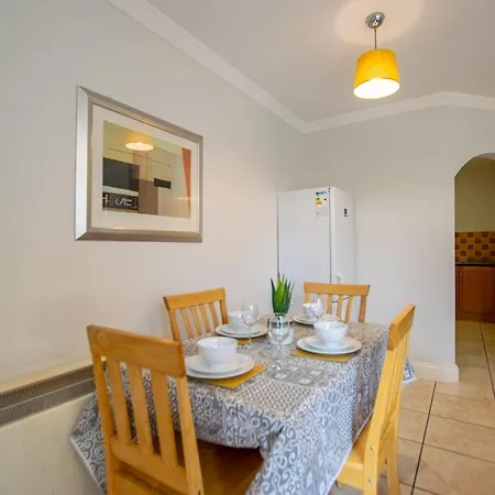 131 - Spacious 2 Bed With Parking Γκάλγουεϊ
