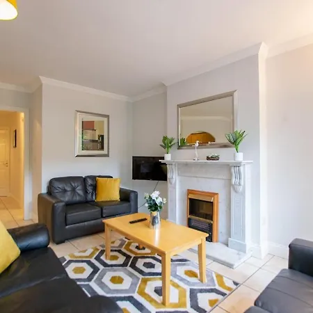 131 - Spacious 2 Bed With Parking Galway